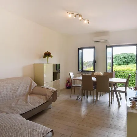 Nice In With 4 Bedrooms