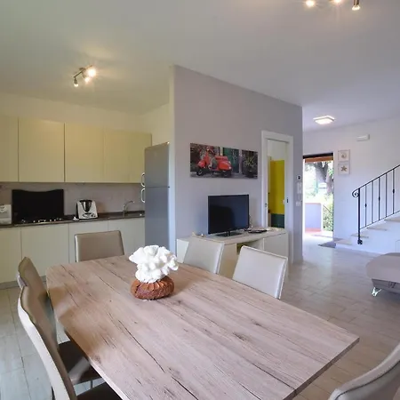 Nice In With 4 Bedrooms *
